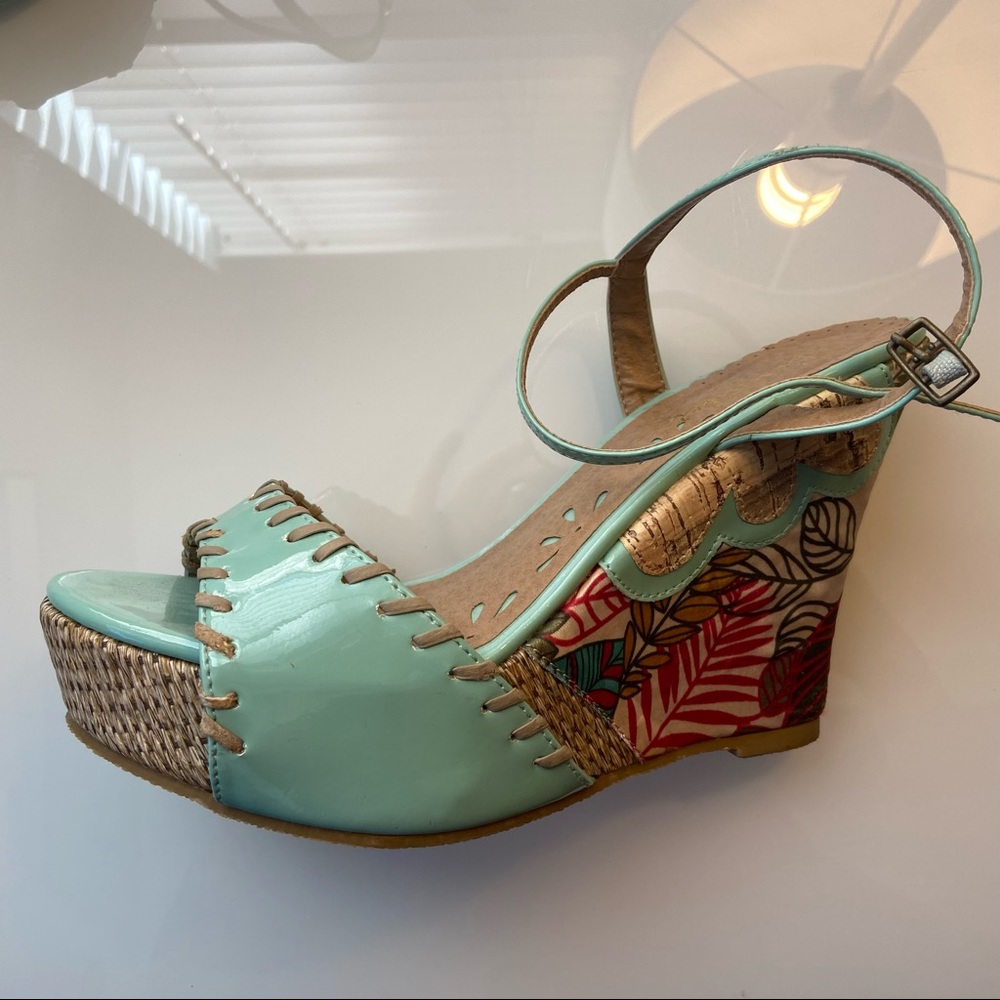 Mint Bonnibel wedges size 6.5